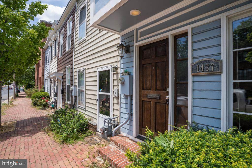 1437 Duke Street - Photo 1