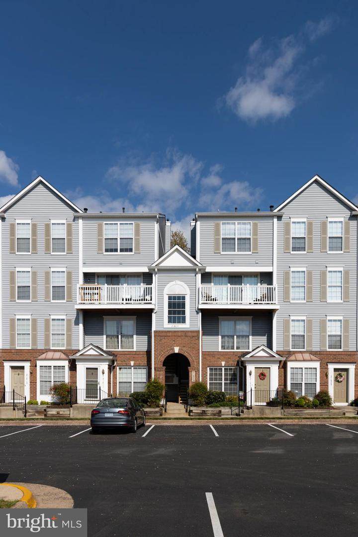21809 Baldwin Square - Photo 1