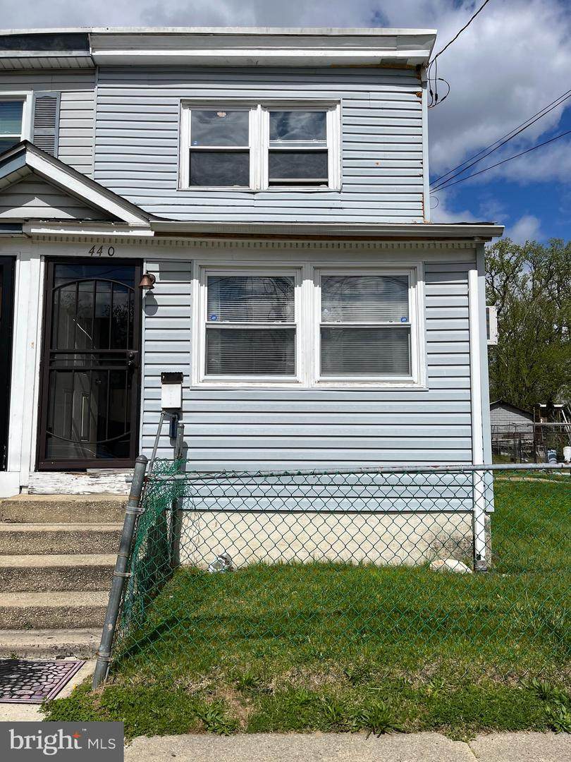 440 38TH Street - Photo 1