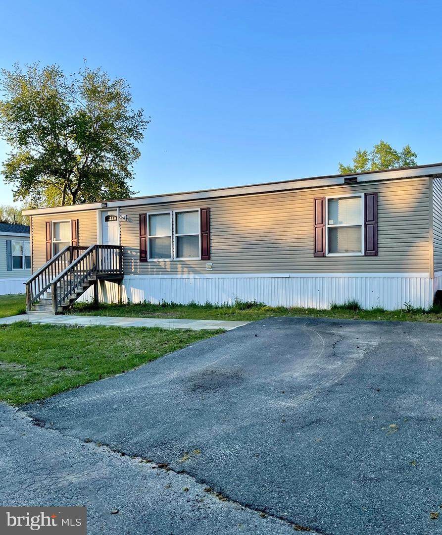 16405 Fairview Circle - Photo 1