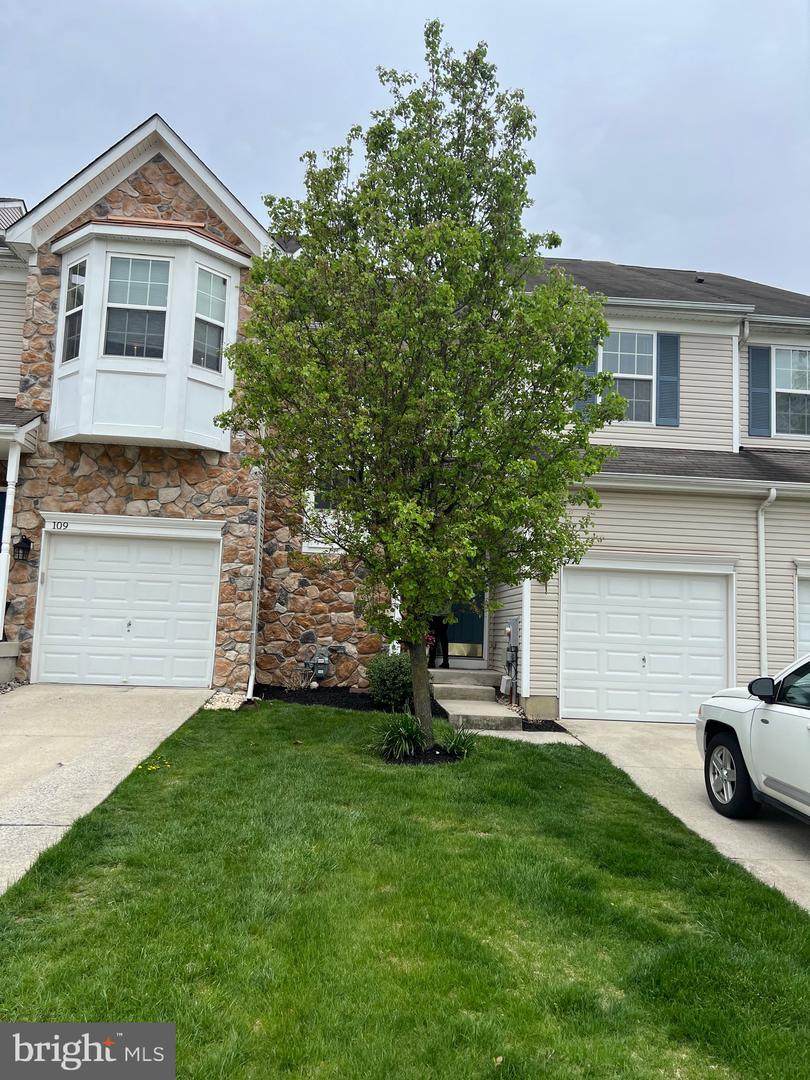 111 Cypress Court - Photo 1