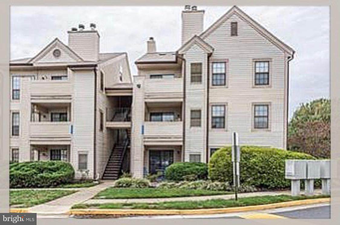 6910-G Mary Caroline Circle - Photo 1