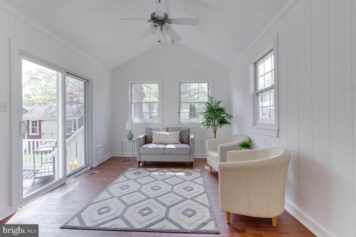 4923 Beech Street - Photo 1