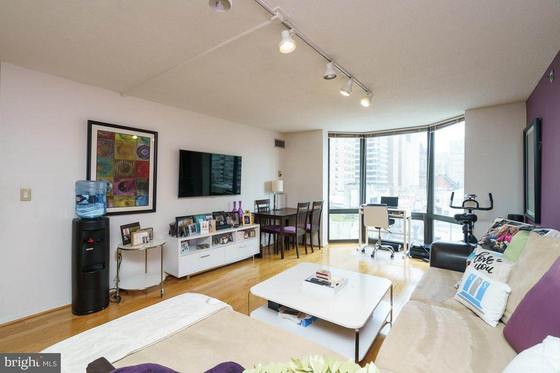 2018 Walnut Street - Photo 1