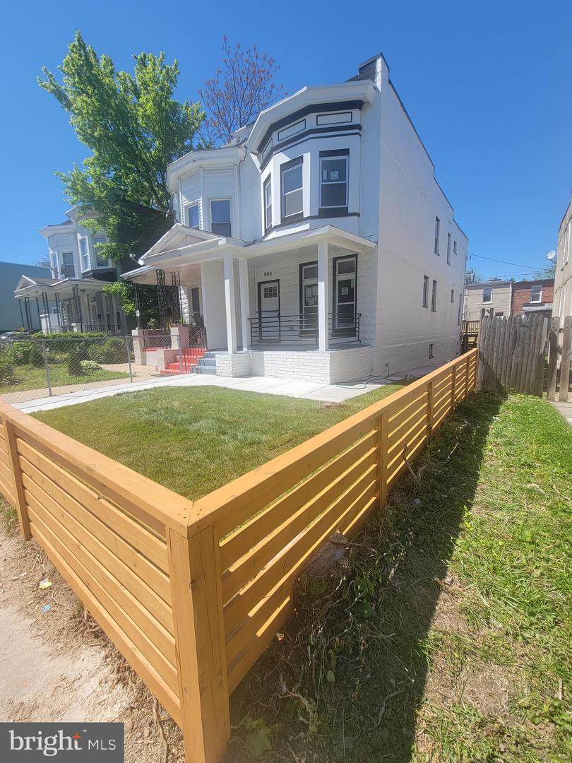 806 41ST Street - Photo 1