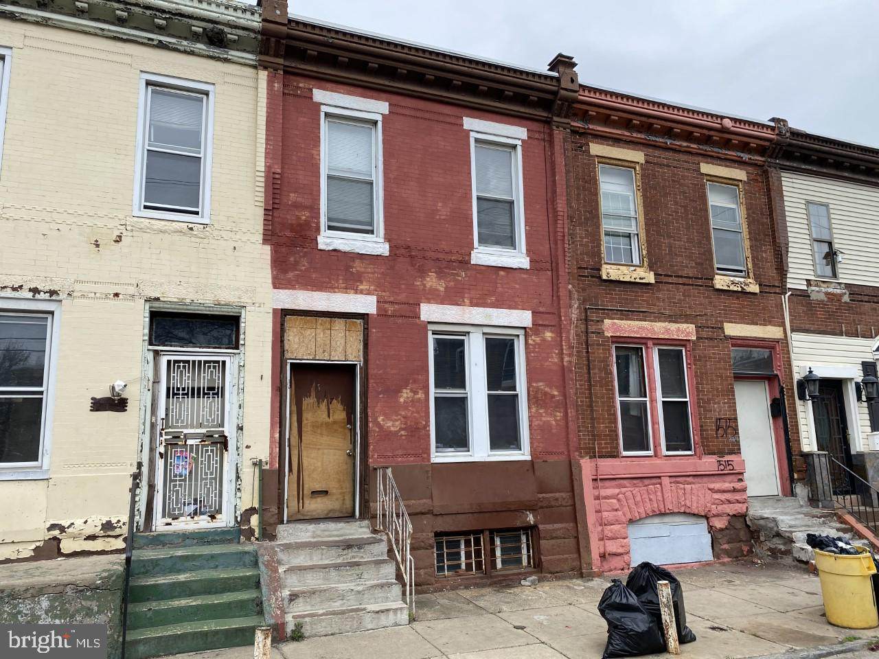 1517 Indiana Avenue - Photo 1