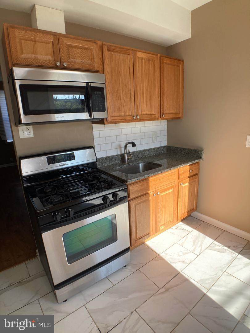 652 Sickels Street - Photo 1