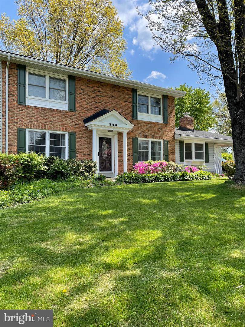 303 Orchard Circle - Photo 1