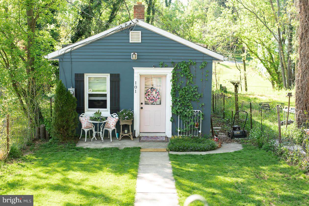 101 Ray Street - Photo 1
