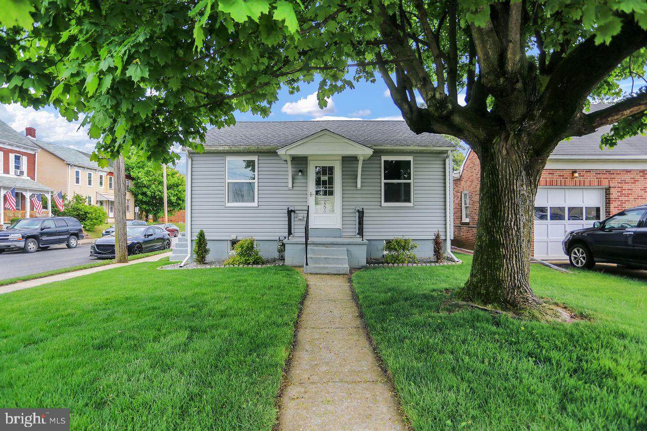 300 Parkway Boulevard - Photo 1