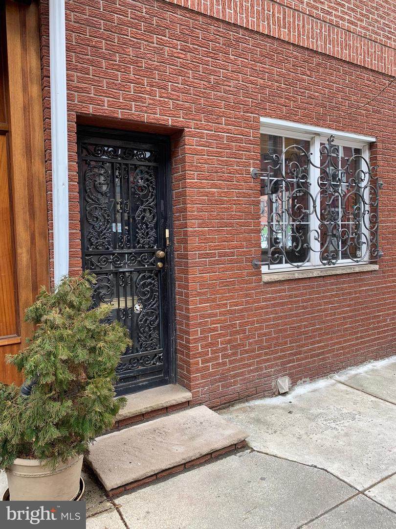 1701 Pine Street - Photo 1