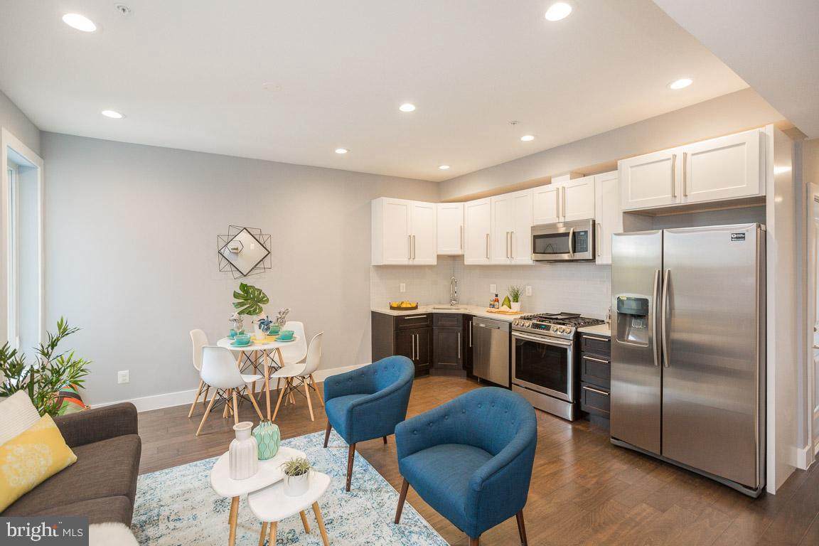 525 Kennedy Street - Photo 1