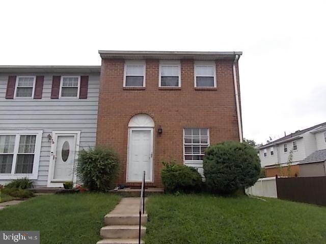 17 King Charles Circle - Photo 1