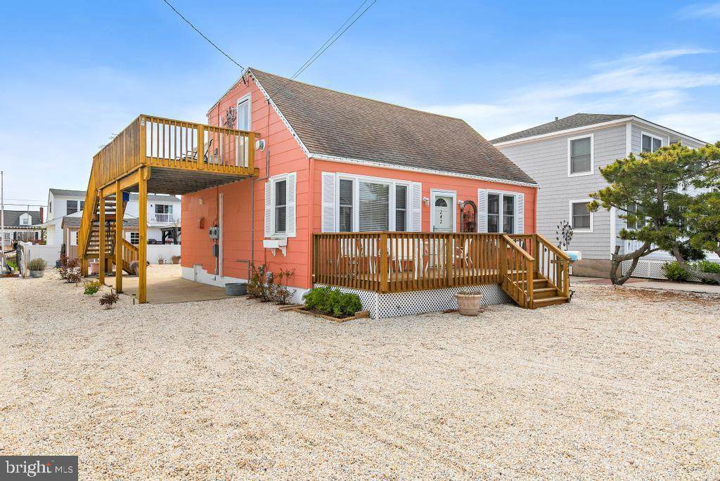 242 8TH Street - Photo 1