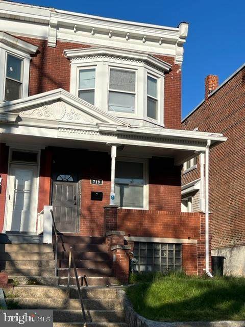 719 18TH Street - Photo 1