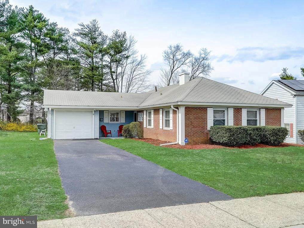 9 Montclair Lane - Photo 1