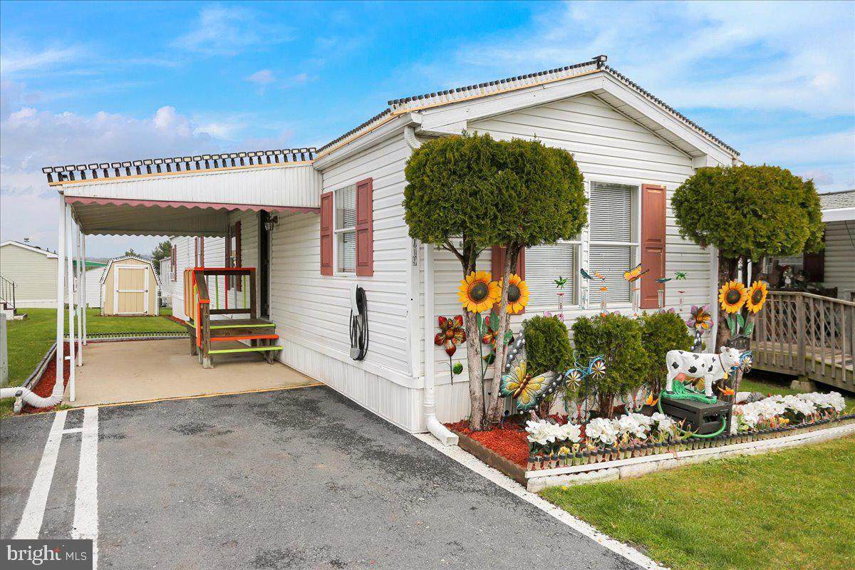 1019 Barberry Avenue - Photo 1