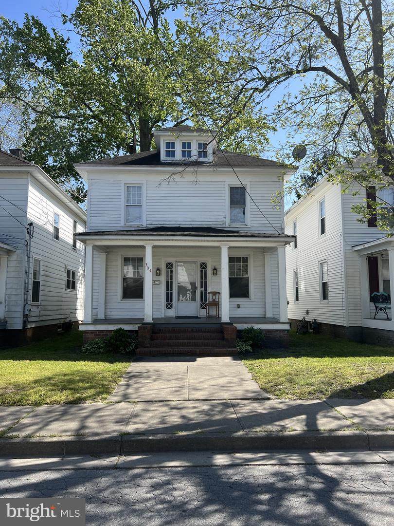 304 Hazel Avenue - Photo 1