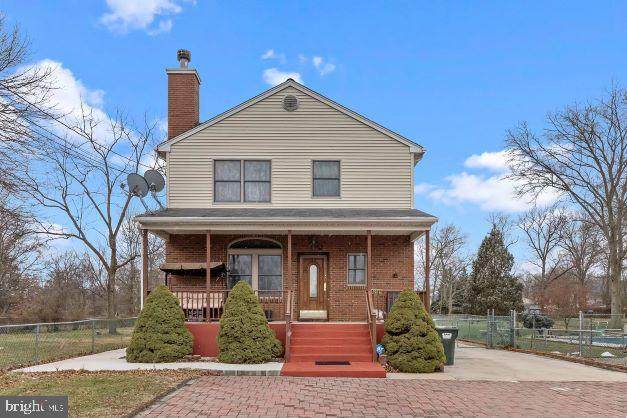180 Leghorn Avenue - Photo 1