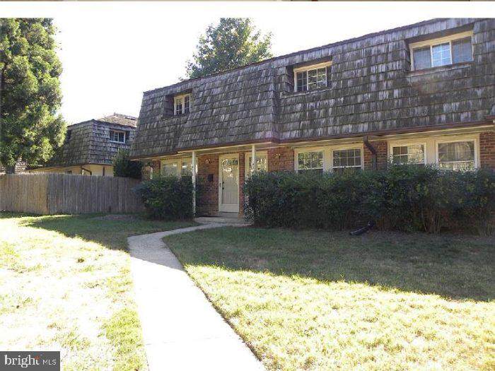 414 James Court - Photo 1