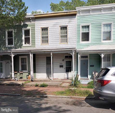 321 Laurel Street - Photo 1