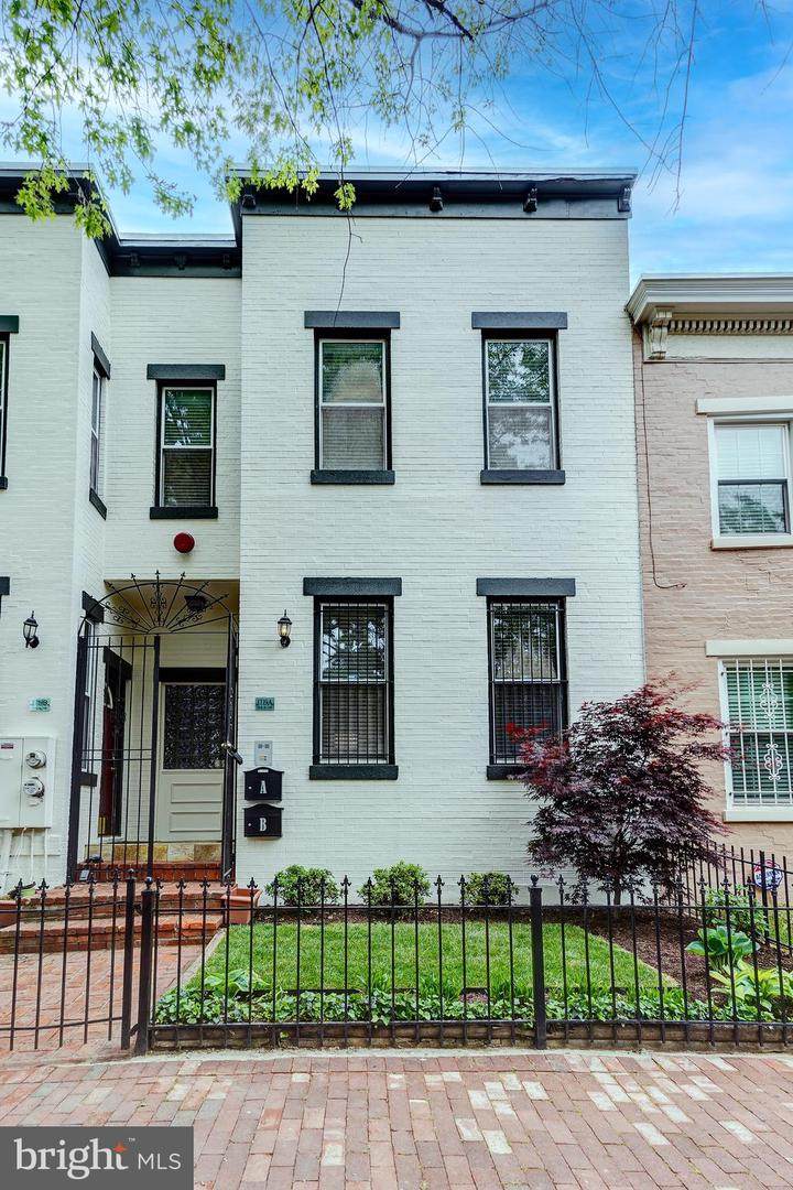 1719 5TH Street - Photo 1