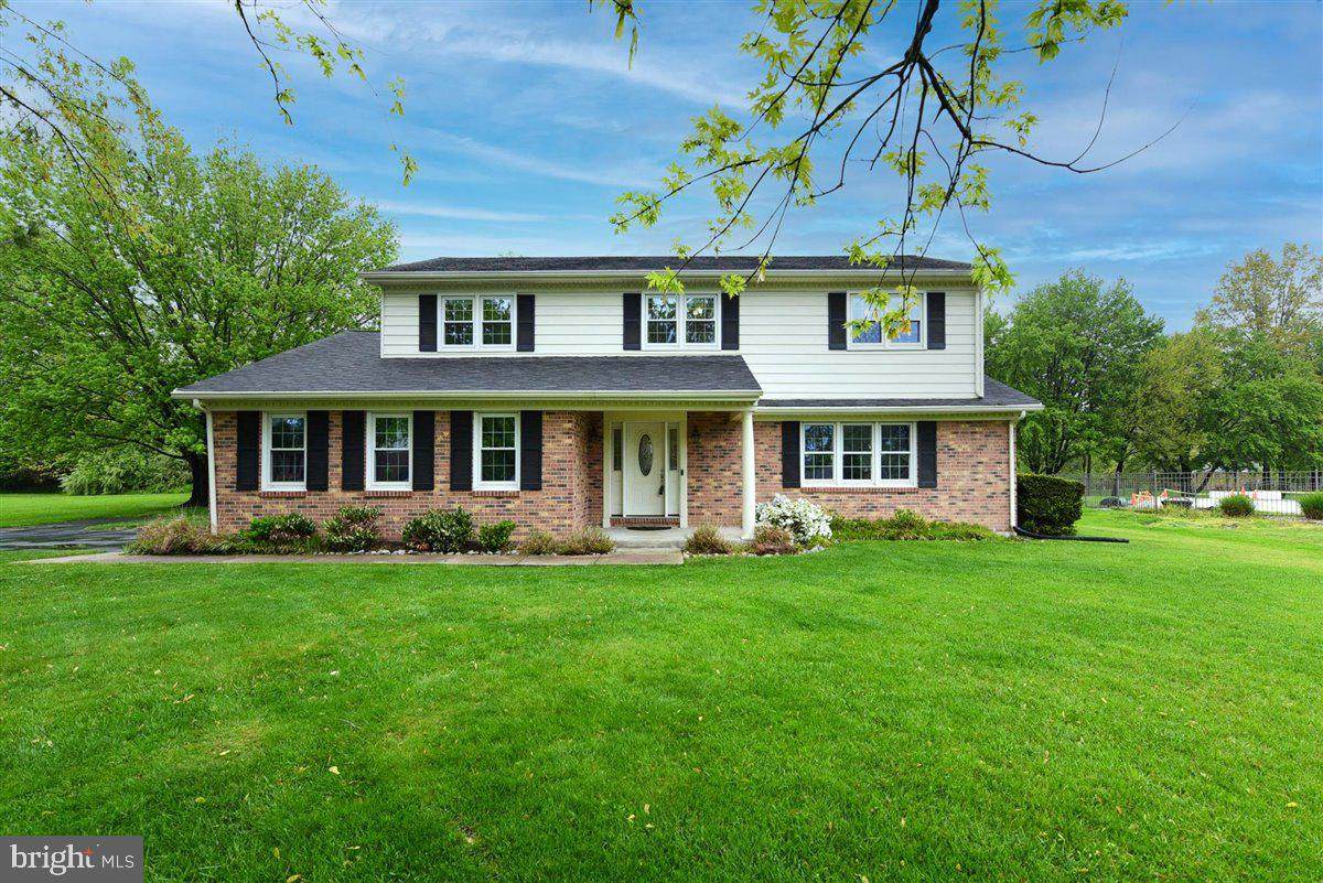 15 Savannah Drive - Photo 1