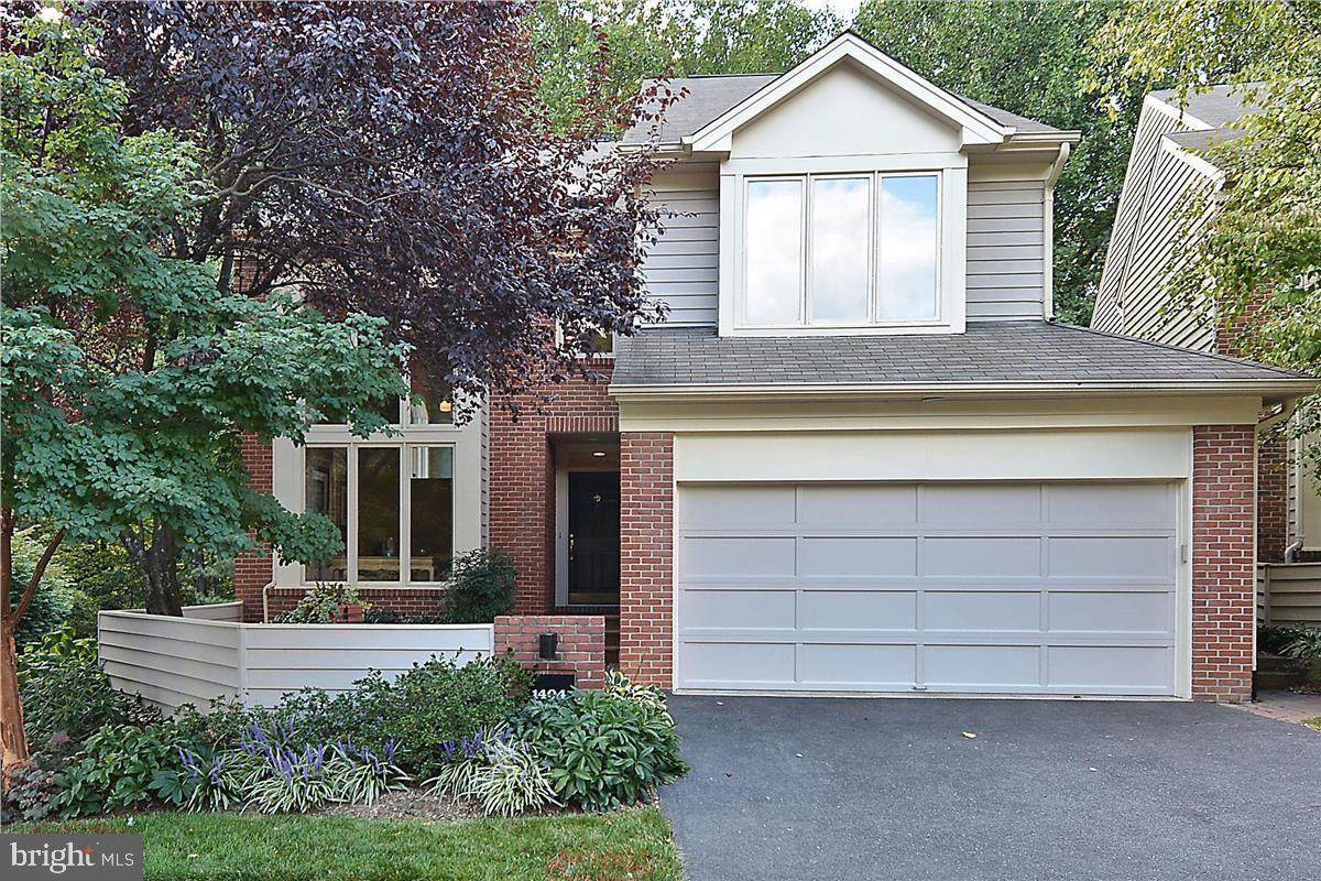1404 Hemingway Court - Photo 1