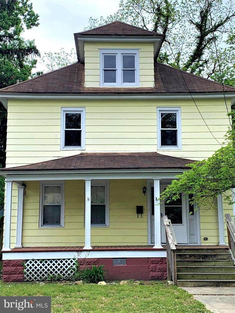 208 New York Avenue - Photo 1