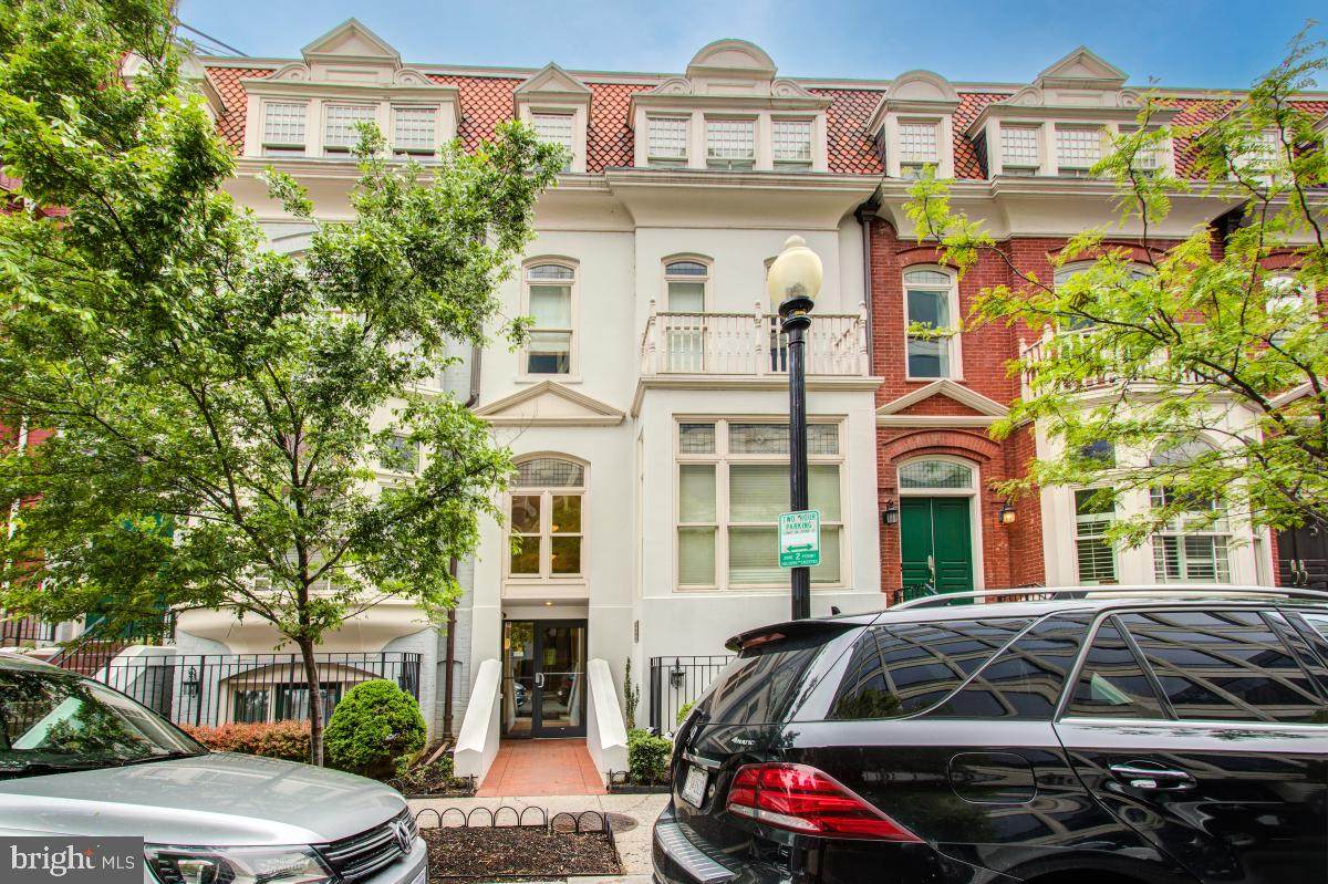 1830-1834 Jefferson Place - Photo 1