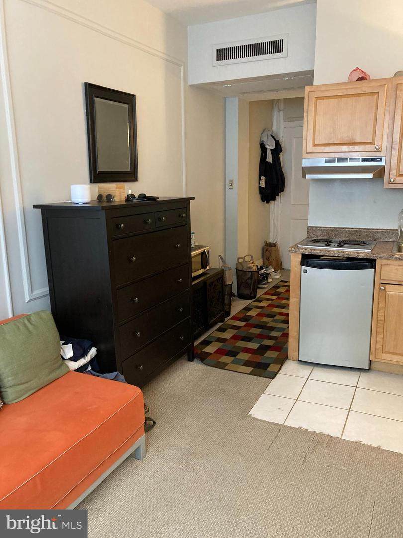 1324 Locust Street - Photo 1