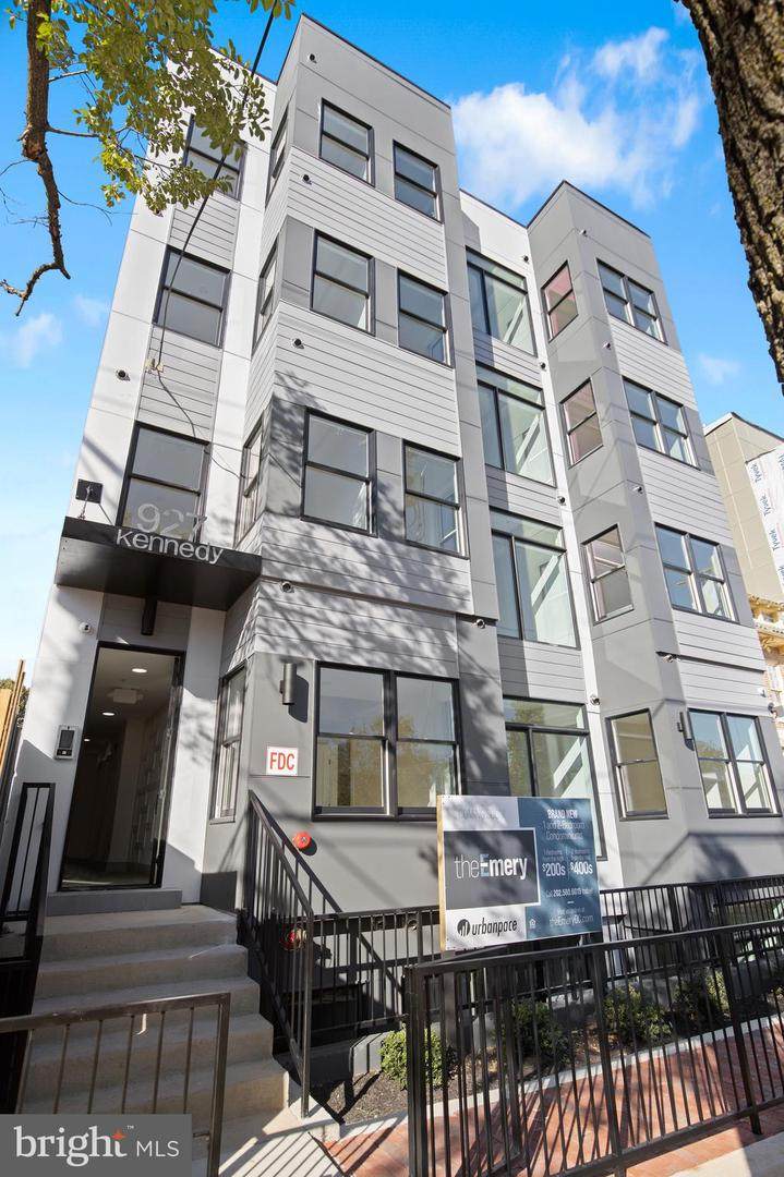 927 Kennedy Street - Photo 1