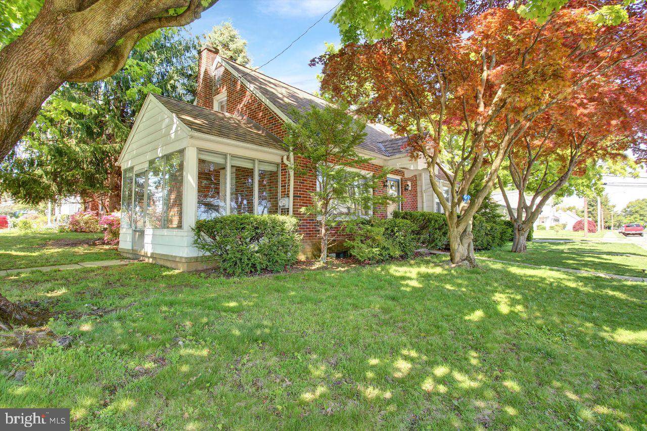 200 Parkside Avenue - Photo 1