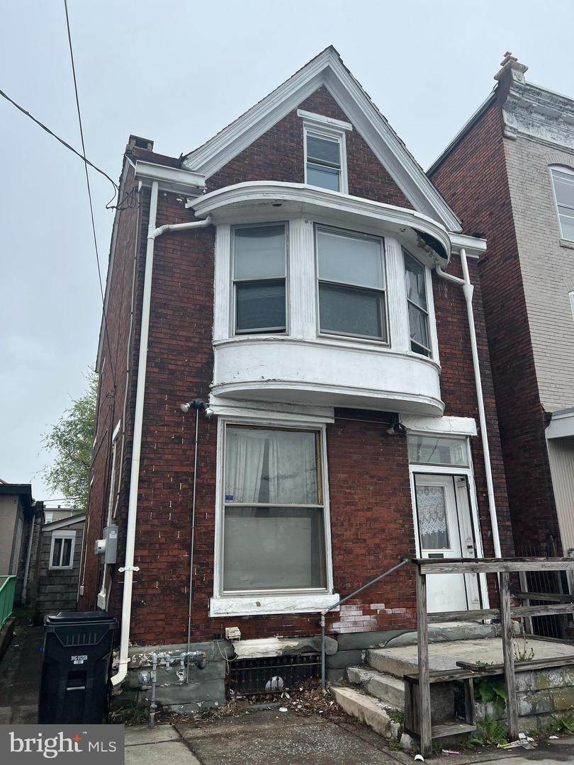 2128 6TH Street - Photo 1