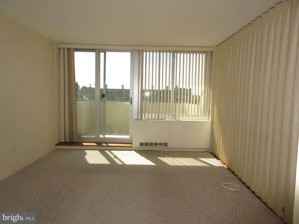 604-36 Washington Square - Photo 1