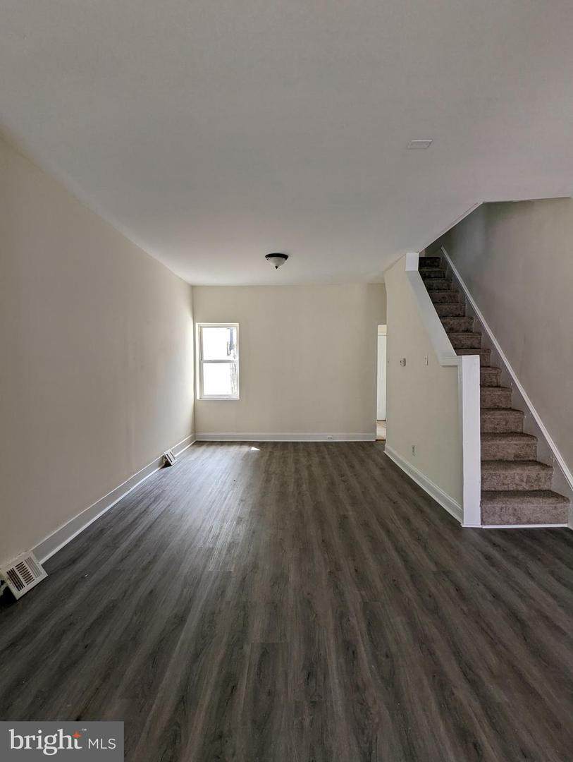1922 Sigel Street - Photo 1