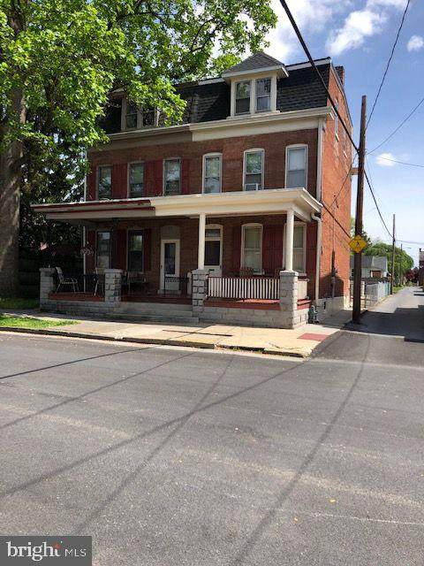 129 8TH Street - Photo 1