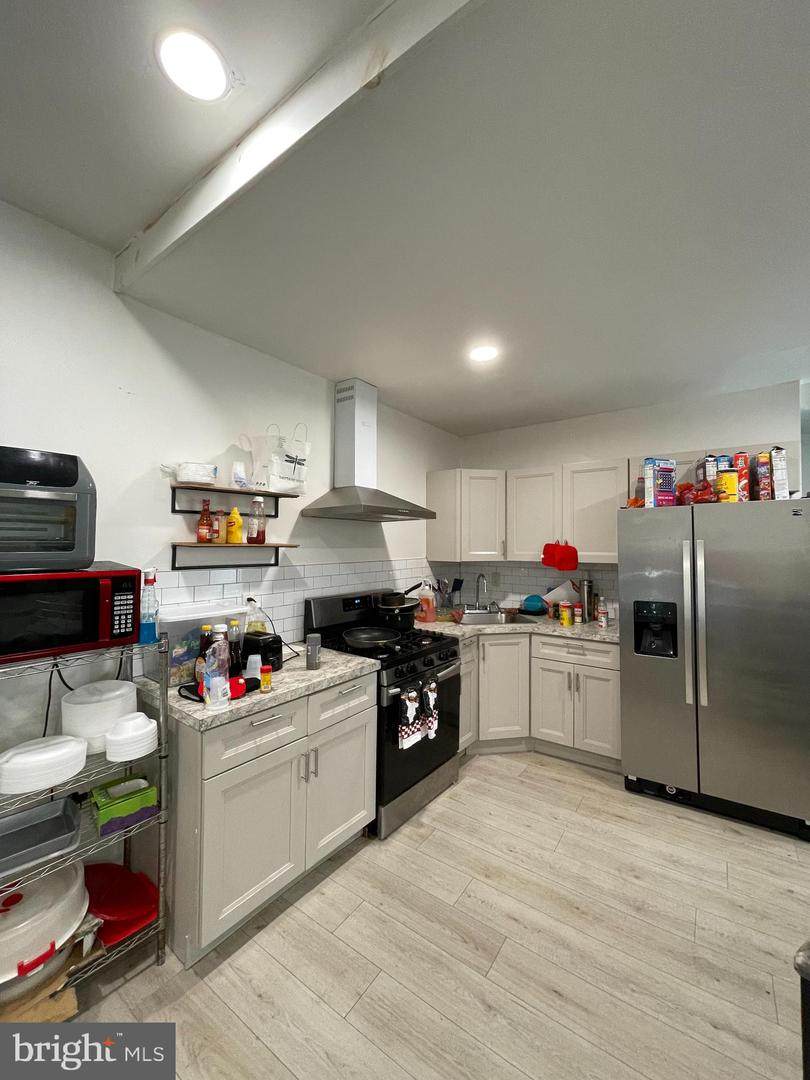 463 50TH Street - Photo 1