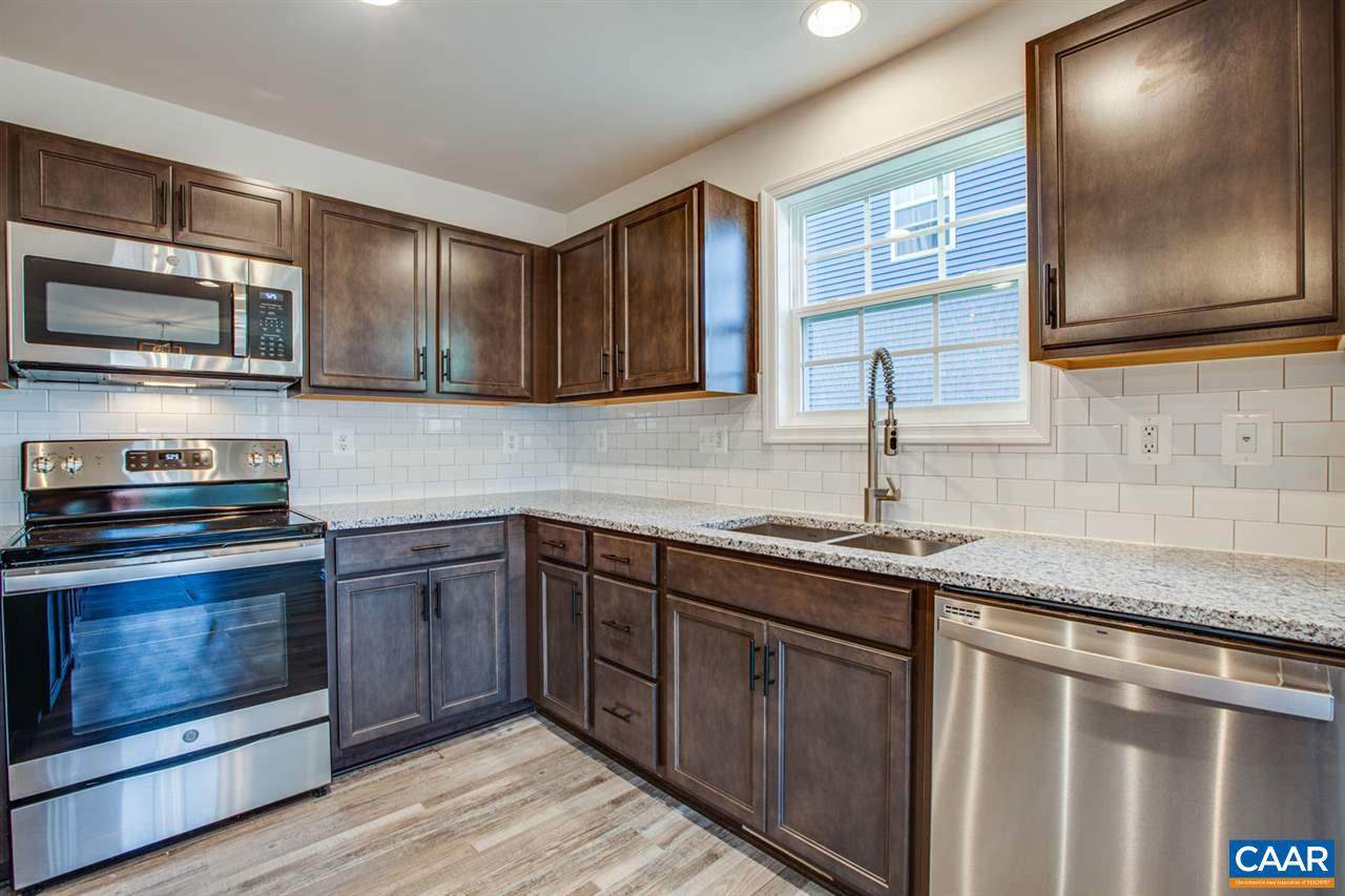 132 Vine St - Photo 1