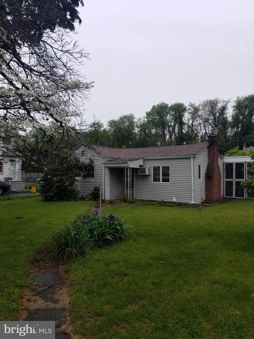 198 Berg Avenue - Photo 1