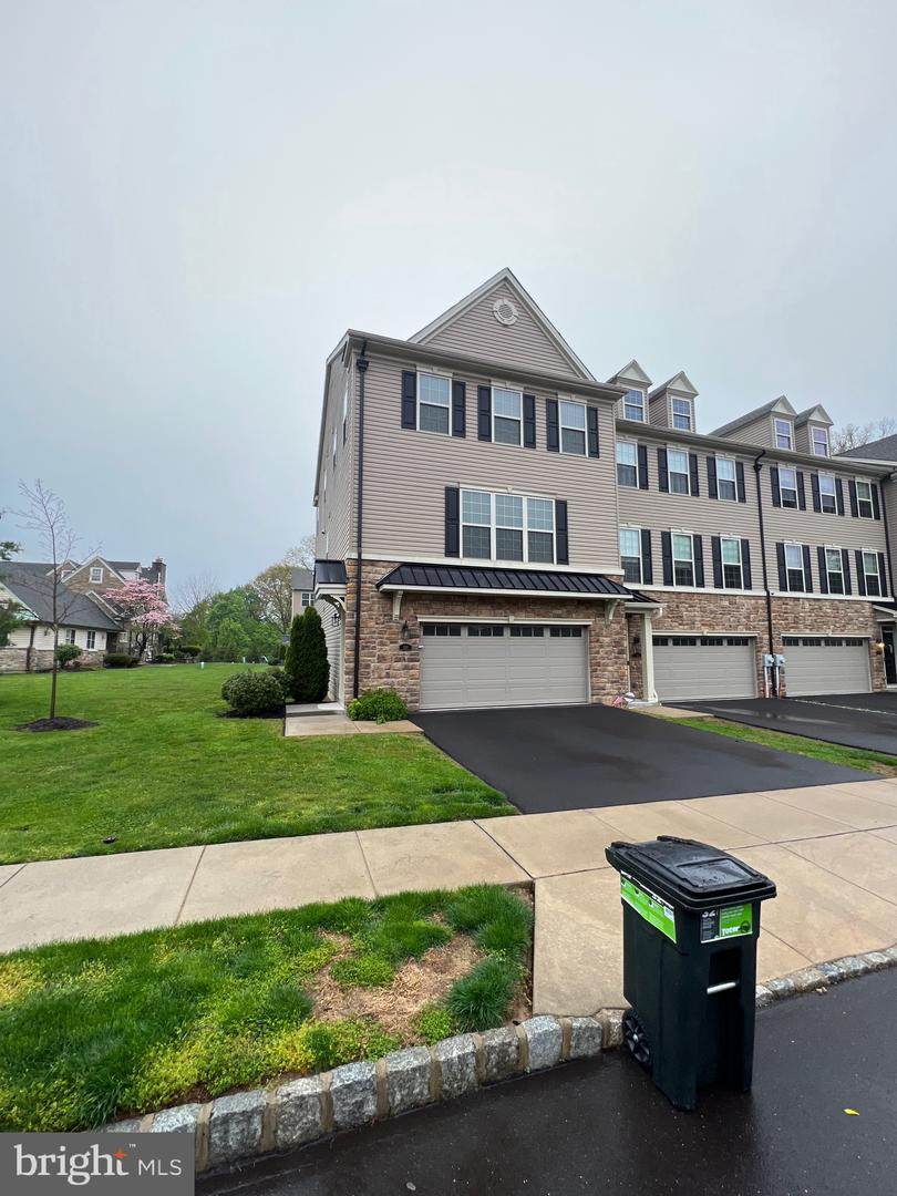150 Platt Place - Photo 1