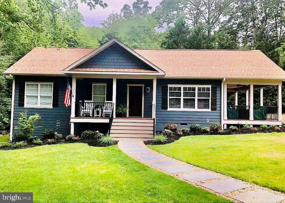105 Lakewood Drive - Photo 1