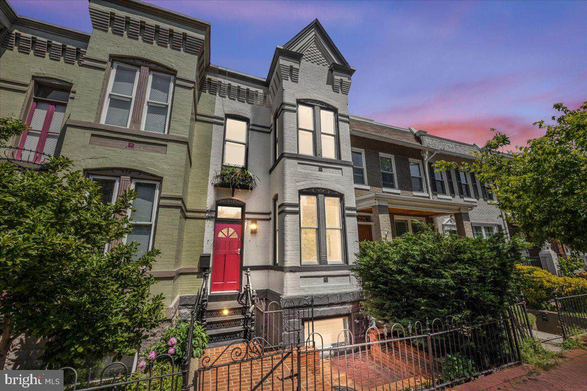 226 F Street - Photo 1