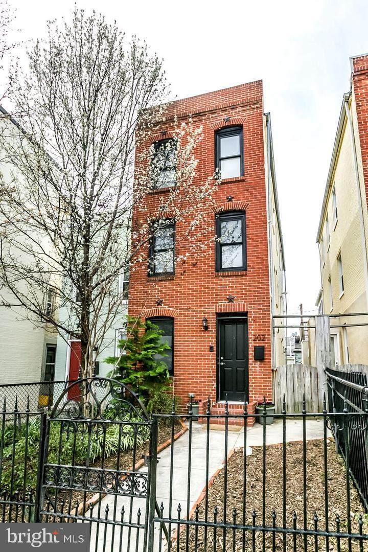 202 Washington Street - Photo 1