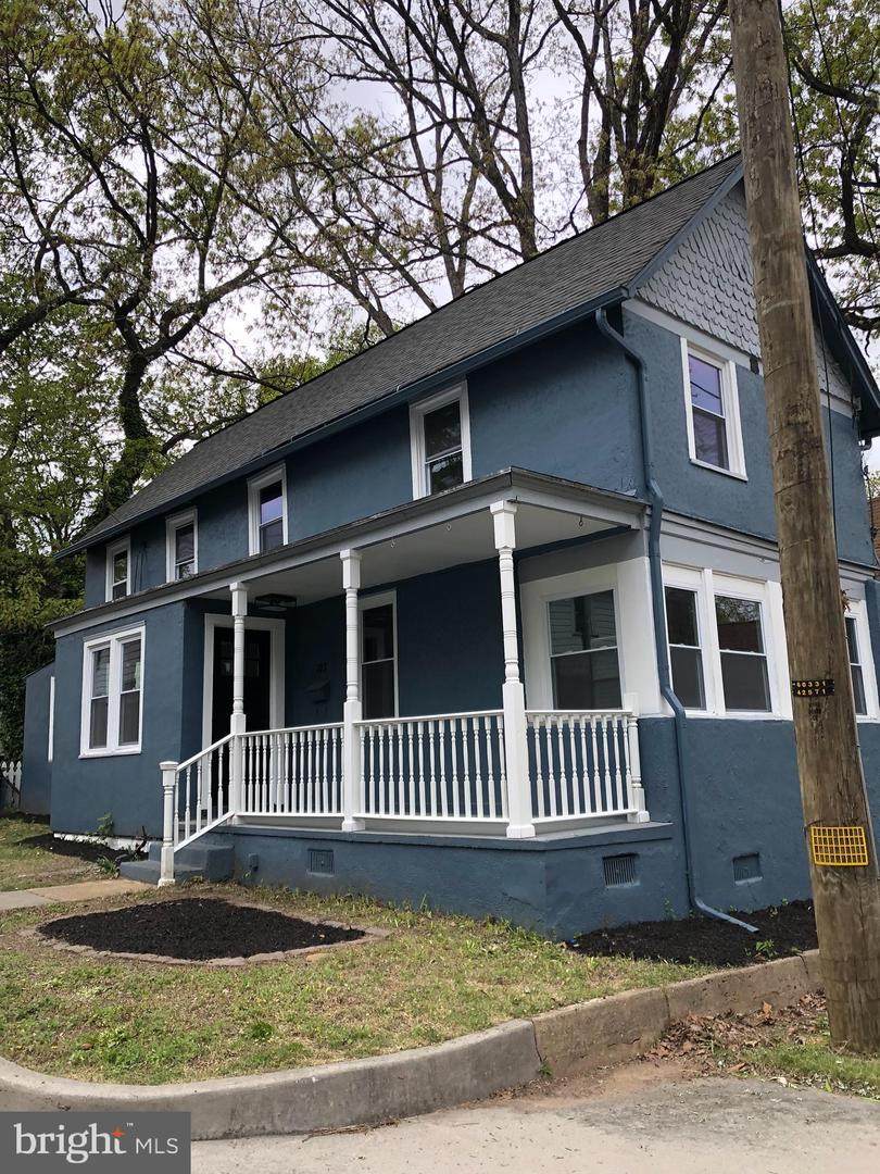 103 9TH Avenue - Photo 1