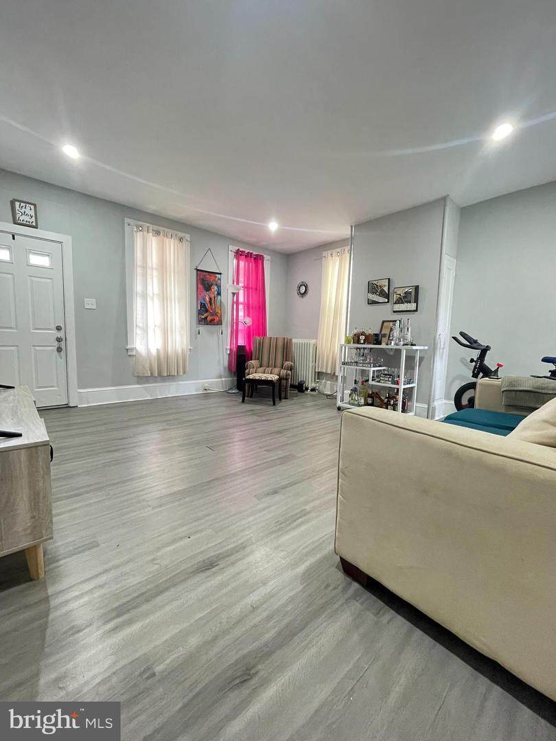 325 Penn Street - Photo 1