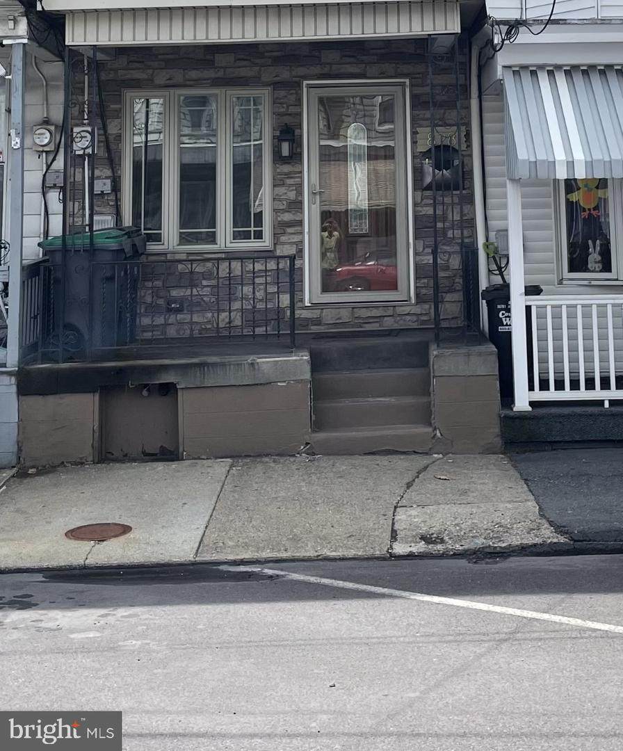828 Center Street - Photo 1