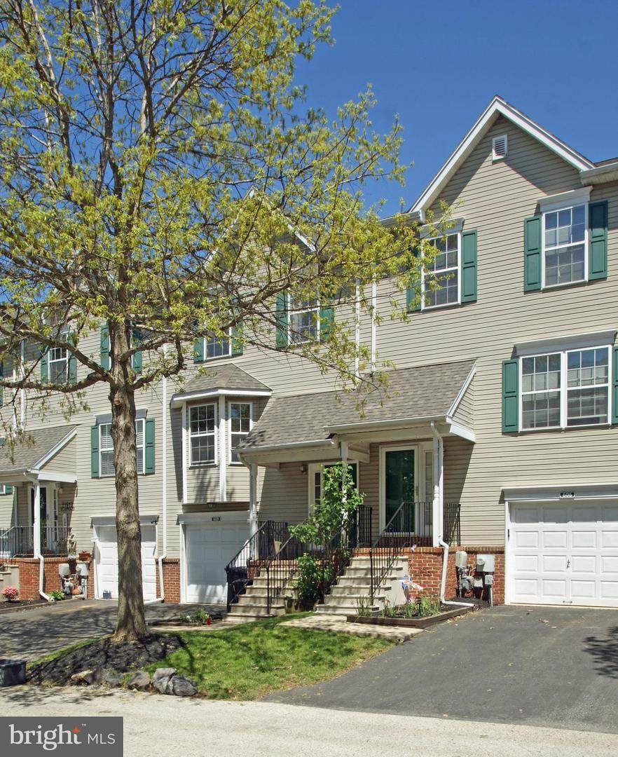 606 Wentworth Drive - Photo 1