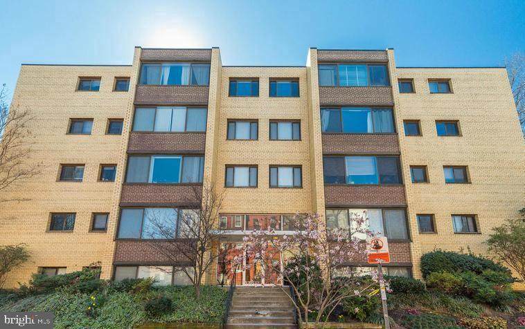 305 C Street - Photo 1