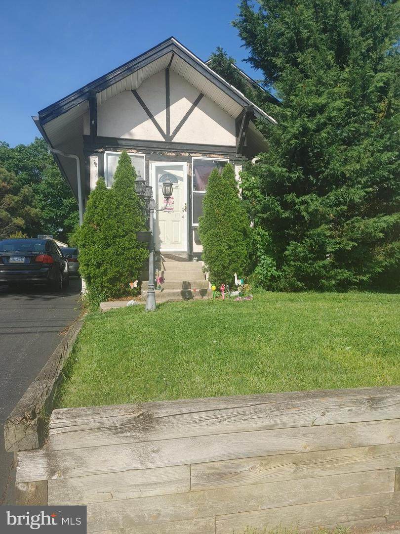 49 Woodlawn Avenue - Photo 1
